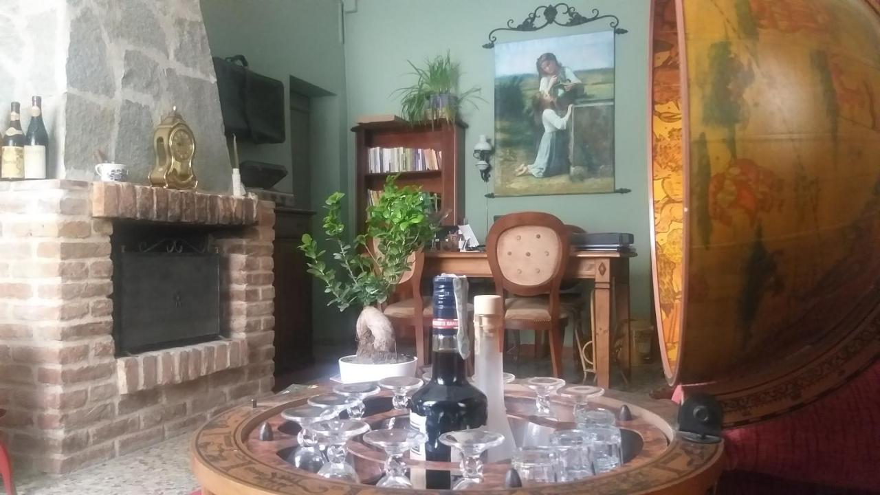 Bed and Breakfast Mosci'S Bed & Beer San Damiano d'Asti Экстерьер фото